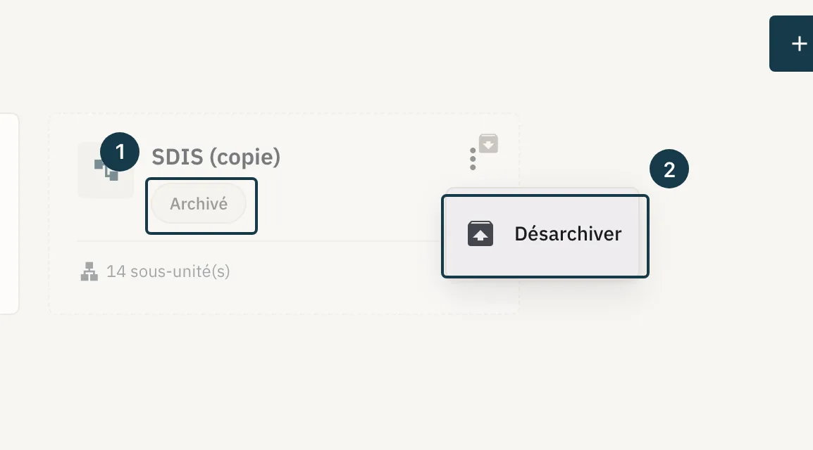 Écran « Structures » : une carte archivée, son badge et son menu
